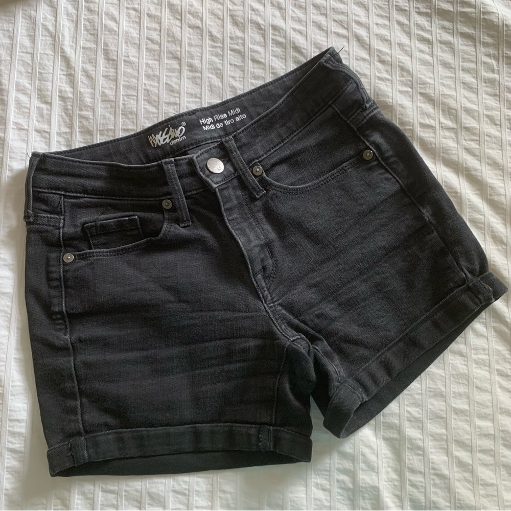 High Rise Midi shorts - Black